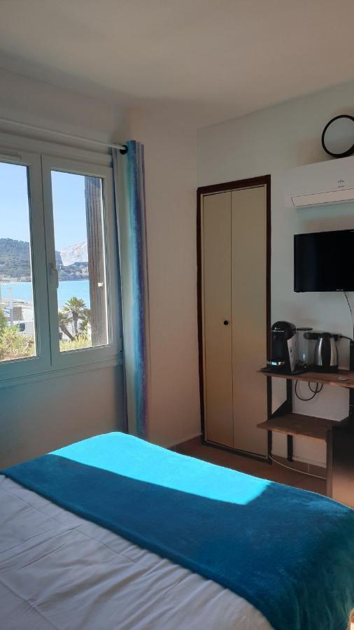 Hotel Chanteplage Saint-Cyr-sur-Mer Bagian luar foto